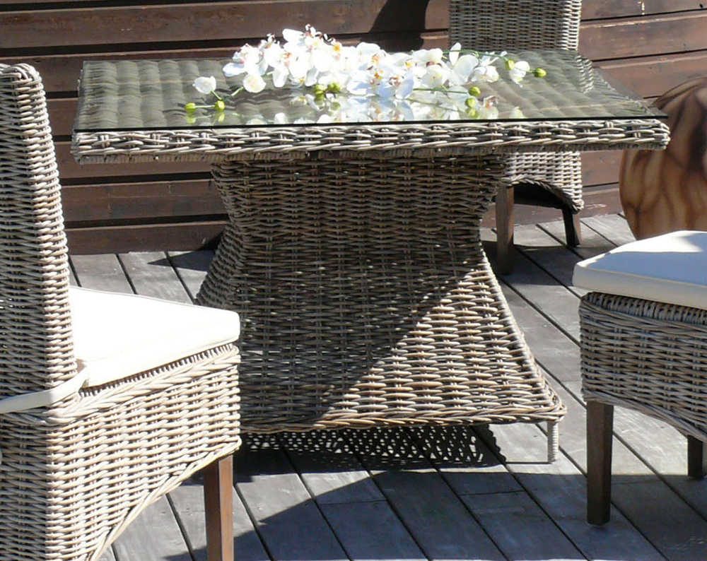 Mesa de terraza de ratán Mesa de terraza de ratán