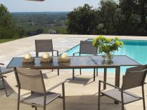 Mesa de terraza de aluminio y cristal